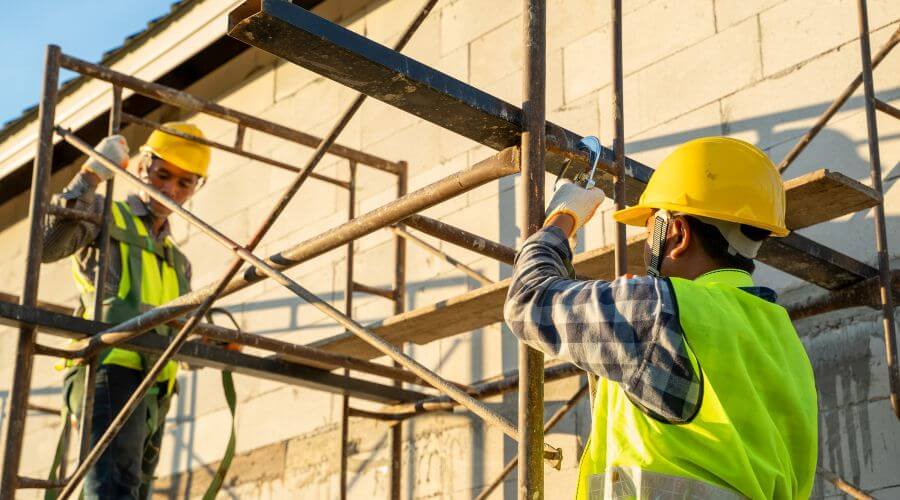 Professional gutter cleaning in Cumberland, OH
